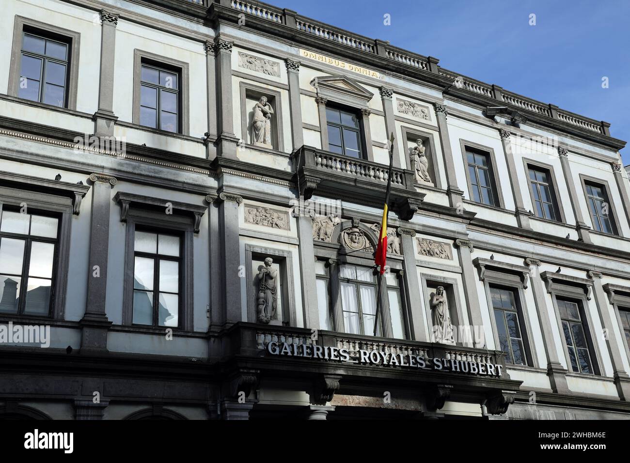 Ingresso sud alle gallerie Royal Saint Hubert di Bruxelles Foto Stock