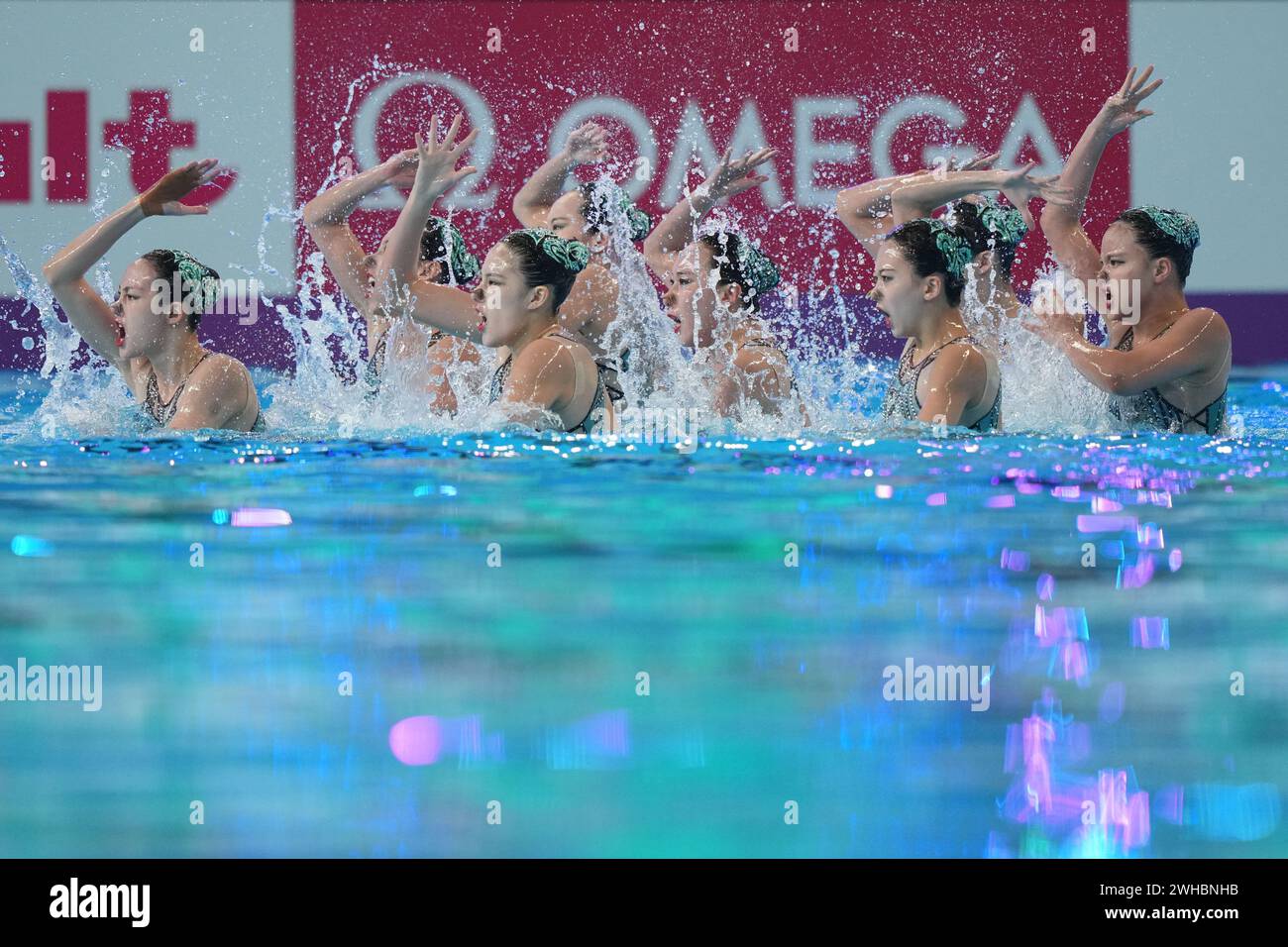 Doha, Qatar. 9 febbraio 2024. Il Team China si esibisce durante la finale di squadra libera dal nuoto artistico ai Campionati mondiali di nuoto a Doha, Qatar, 9 febbraio 2024. Crediti: Xue Yuge/Xinhua/Alamy Live News Foto Stock
