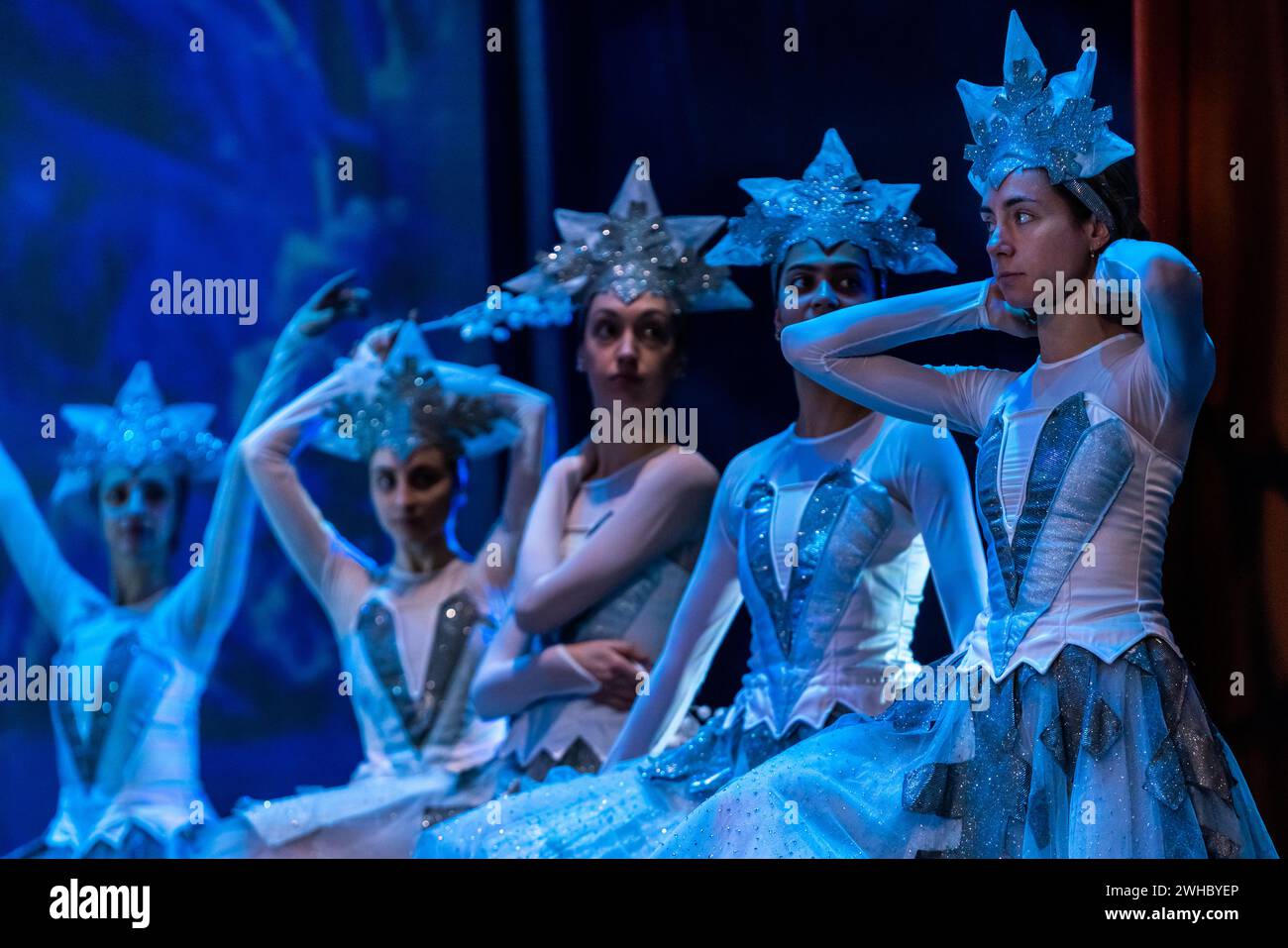 Lo schiaccianoci è eseguito dal Varna International Ballet and Orchestra al New Wimbledon Theatre, Londra, Regno Unito. Foto Stock