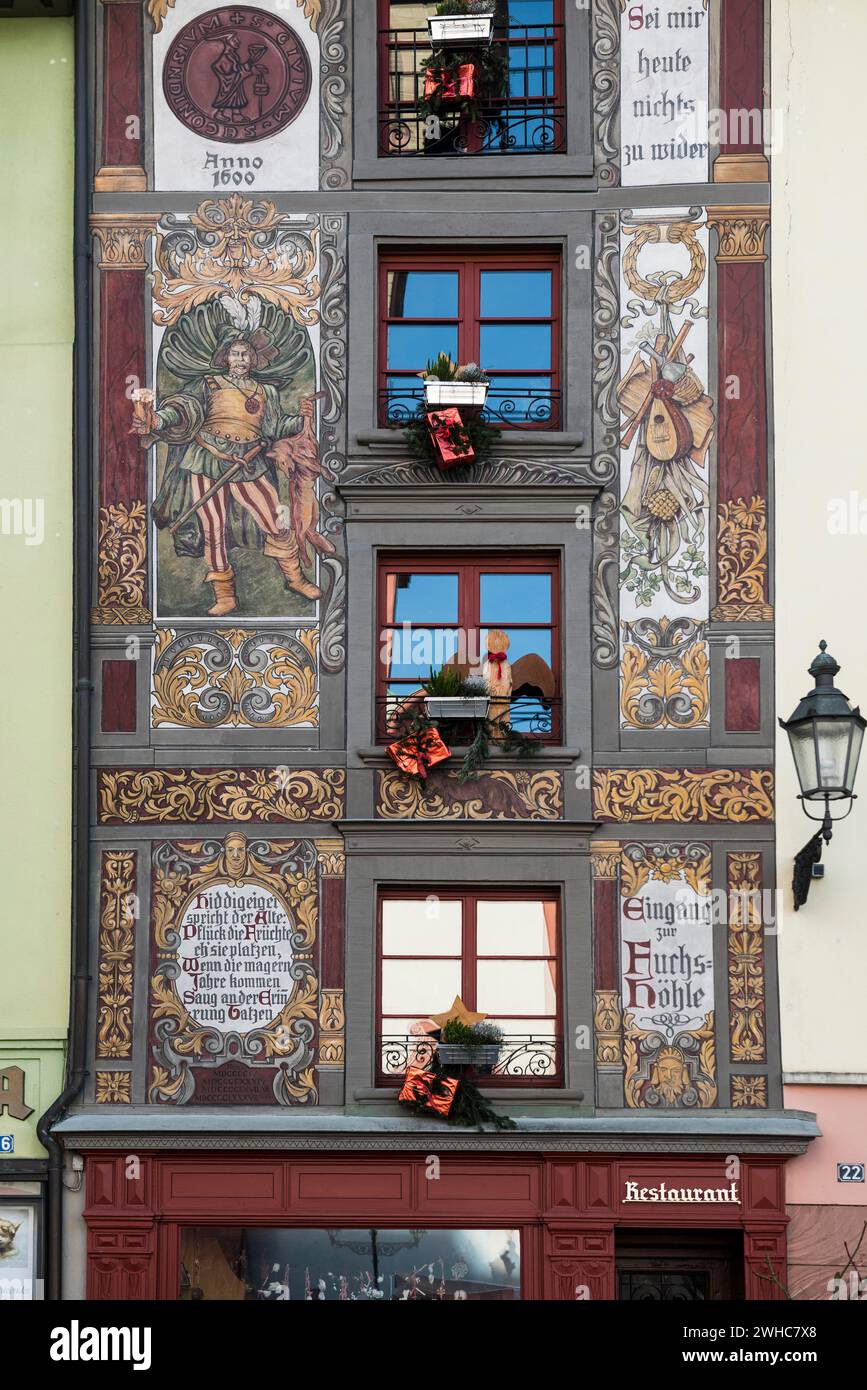 Facciata di case dipinte, Bad Saeckingen, Hochrhein, Reno, Foresta Nera, Baden-Wuerttemberg, Germania Foto Stock