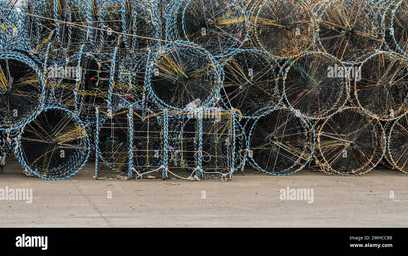 Primo piano delle gabbie di granchio utilizzate per l'esca, l'esca e la cattura dei granchi per uso commerciale o ricreativo in Corea del Sud Foto Stock