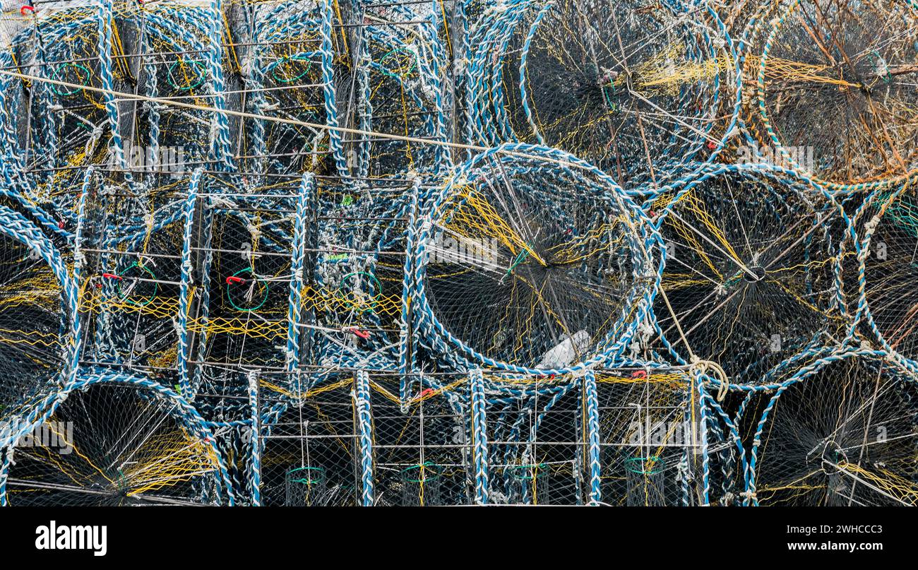 Primo piano delle gabbie di granchio utilizzate per l'esca, l'esca e la cattura dei granchi per uso commerciale o ricreativo in Corea del Sud Foto Stock