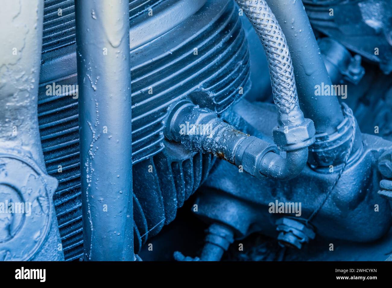 Candela nel pistone del motore radiale verniciato d'argento a Seosan, Corea del Sud Foto Stock