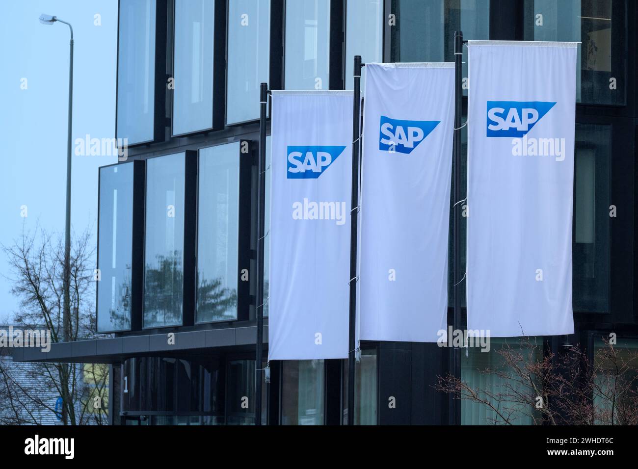 Sviluppo software aziendale SAP se costruzione di società, multinazionale tedesca di software, progressi tecnologici in Germania, sviluppo sostenibile Foto Stock