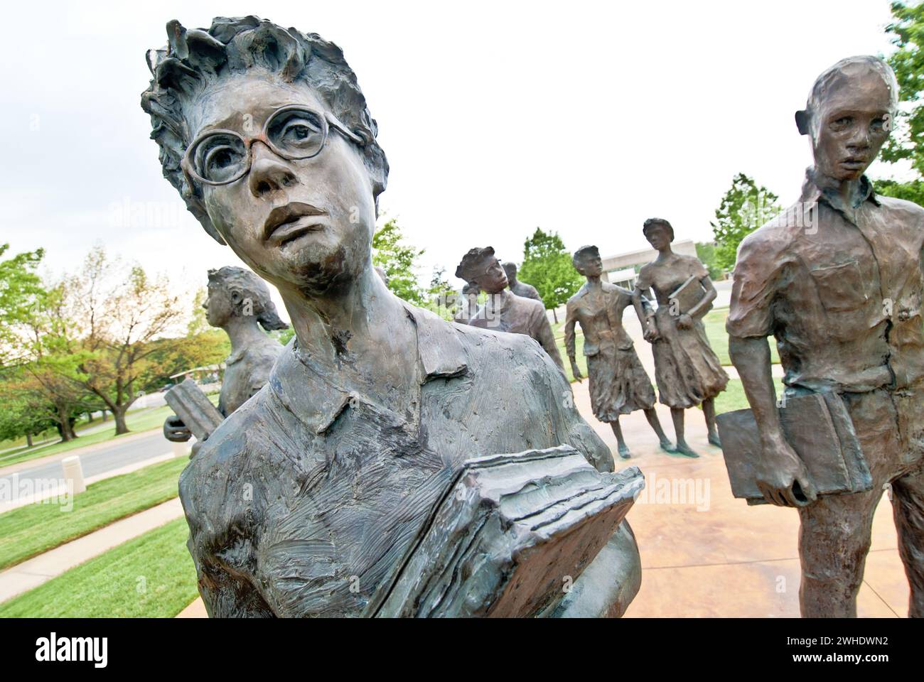 "Testament" - Little Rock Nine Civil Rights Memorial, dello scultore John Deering, nel Campidoglio dello Stato di Little Rock, Arkansas - USA Foto Stock