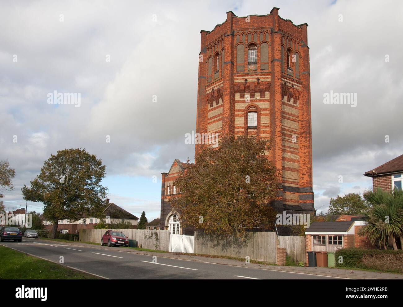 Storica torre acquatica di Finedon, Irthingborugh Rd, Finedon, Wellingborough, Northamptonshire, Inghilterra Foto Stock