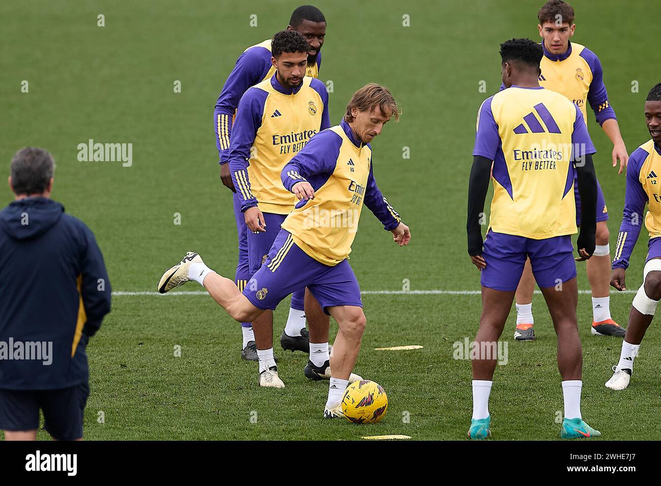 Madrid, Spagna. 9 febbraio 2024. Luka Modric del Real Madrid in azione durante l'ultima sessione di allenamento del Real Madrid CF prima della partita di calcio LaLiga EA Sports della settimana 24 contro il Girona FC al Ciudad Deportiva Real Madrid. Credito: SOPA Images Limited/Alamy Live News Foto Stock