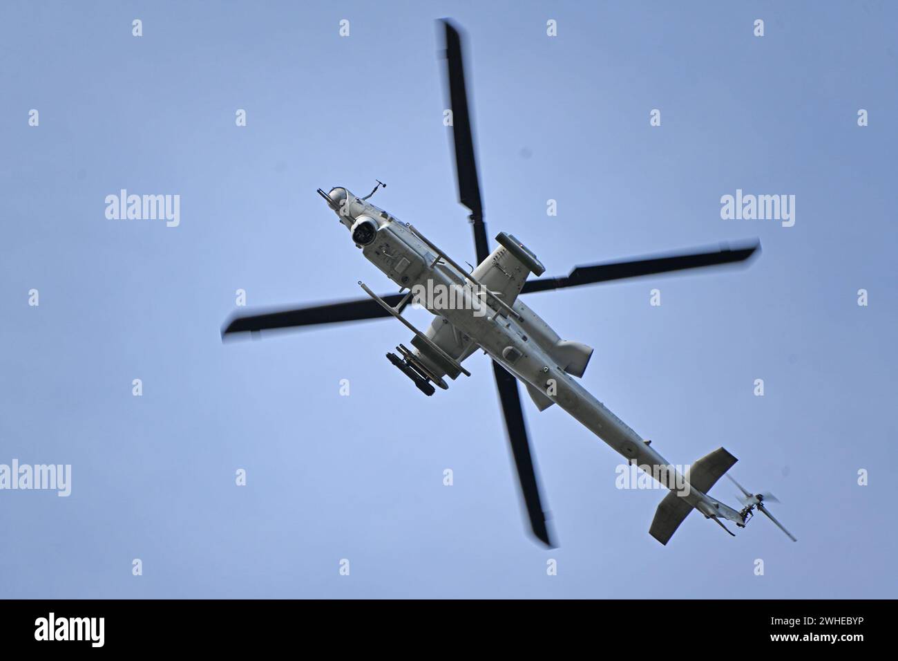 L'unità dei Marine degli Stati Uniti HMLA 773 conduce missioni di artiglieria aerea. Si scontrano con obiettivi con mini cannoni da sbavo, cannoni calibro 50 e razzi da 40 mm sul raggio di azione 59C.. (Immagini fornite dal Centro di supporto alla formazione (TSC) / Dan Amburg) Foto Stock