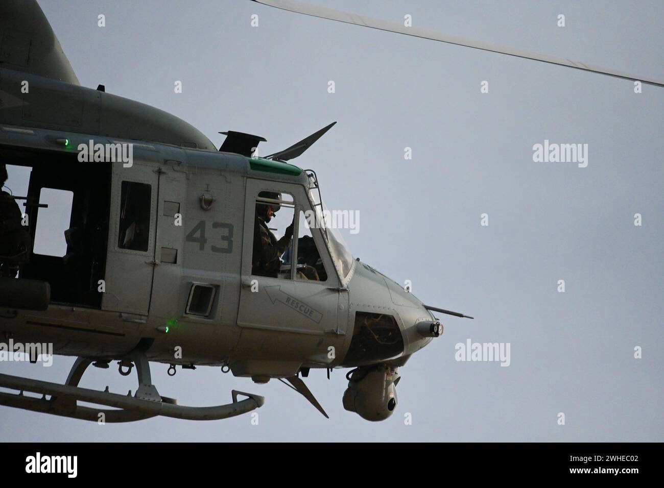L'unità dei Marine degli Stati Uniti HMLA 773 conduce missioni di artiglieria aerea. Si scontrano con obiettivi con mini cannoni da sbavo, cannoni calibro 50 e razzi da 40 mm sul raggio di azione 59C.. (Immagini fornite dal Centro di supporto alla formazione (TSC) / Dan Amburg) Foto Stock