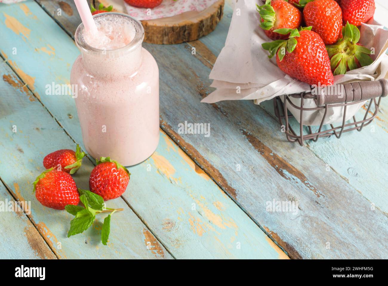 Un sano frullato fragole Foto Stock