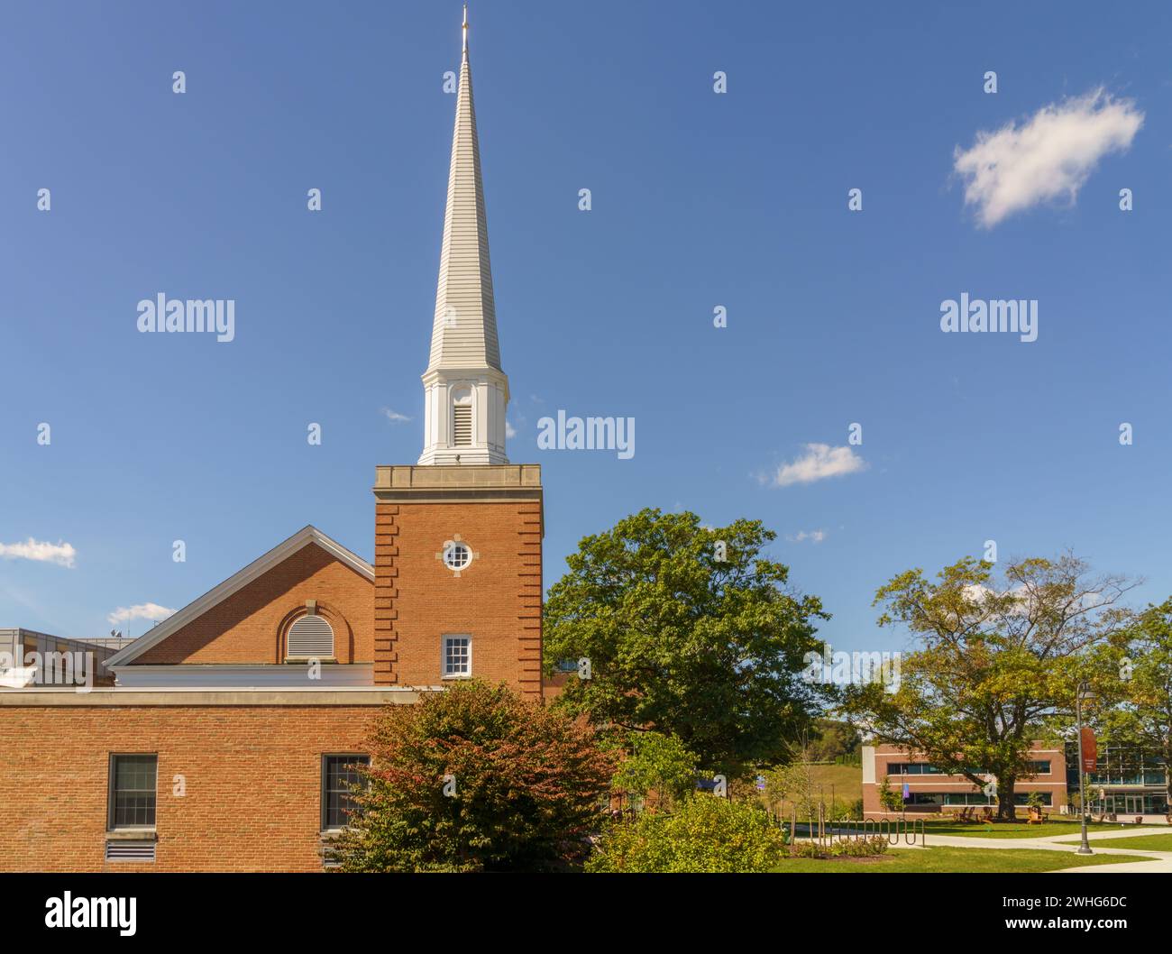 Messiah University, un college evangelico cristiano a Mechanicsburg, Pennsylvania, con la Hostetter Chapel in primo piano. Foto Stock