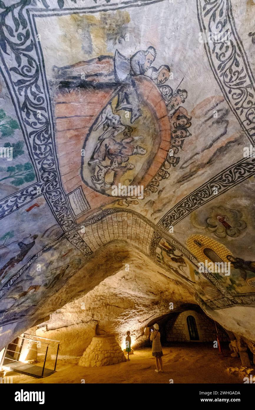 Grotta Eremo di San Bernabé, Ojo GUAREÑA , Espinosa de los Monteros, Castilla y Leon, Spagna Foto Stock