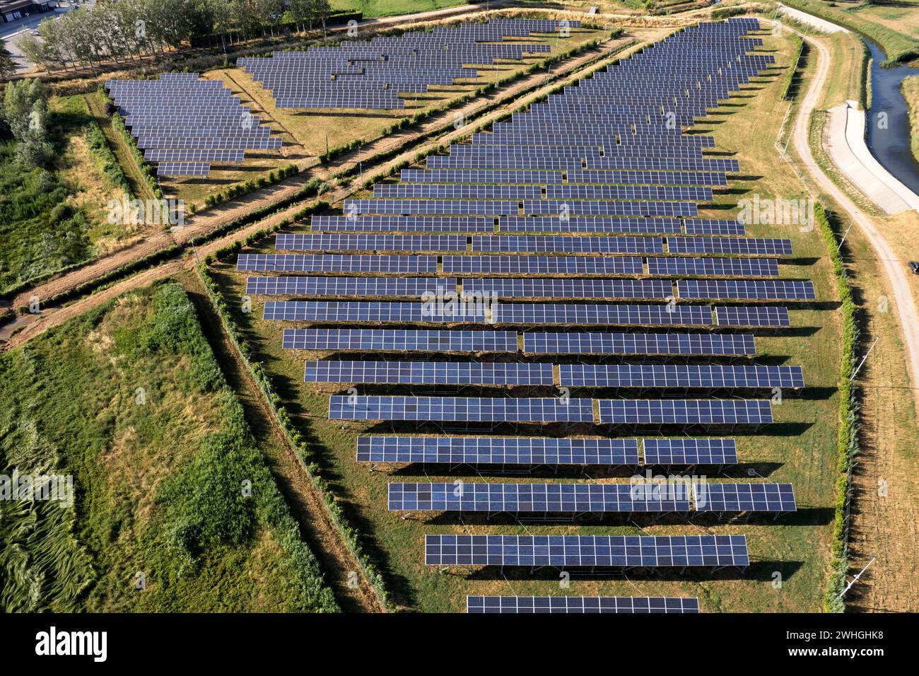 Documentazione fotografica aerea di un impianto a pannelli solari Foto Stock