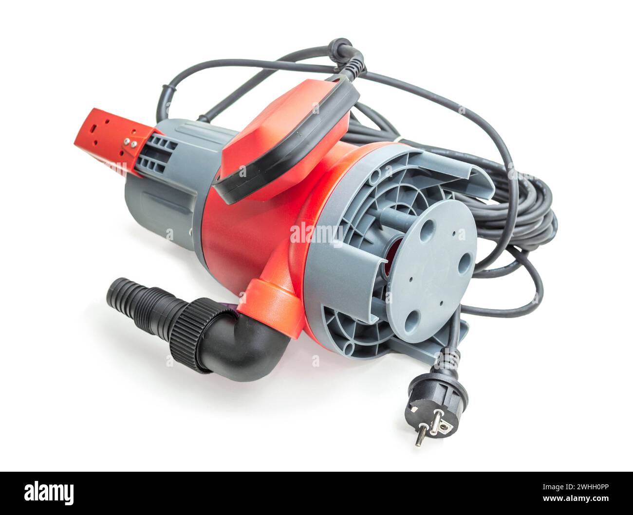 Pompa a immersione per uso domestico con alloggiamento in plastica su sfondo bianco Foto Stock