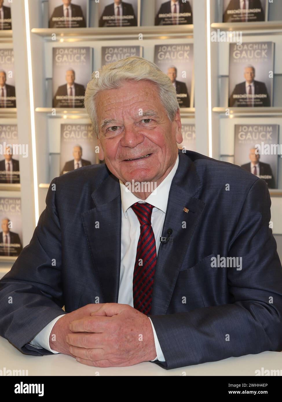 L'ex presidente federale Joachim Gauck alla Fiera del Libro di Lipsia il 04/27/2023 Foto Stock