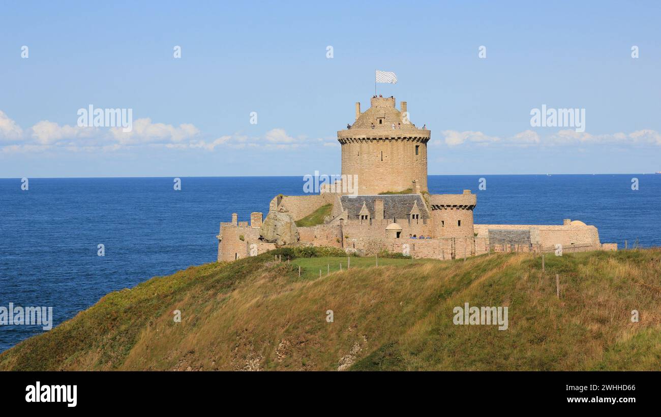 Forte medievale la latte, Cap Frehel, Bretagna. Foto Stock