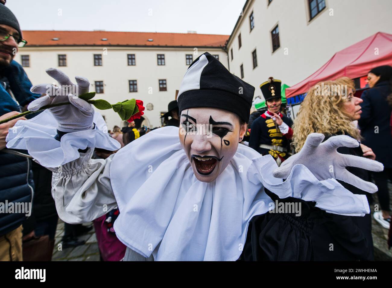 Brno, Repubblica Ceca. 10 febbraio 2024. Il secondo anno dello Spilberk vive! Il Mardi Gras (carnevale slavo) si è tenuto presso il Castello di Spilberk a Brno, in Repubblica Ceca, il 10 febbraio 2024. Crediti: Patrik Uhlir/CTK Photo/Alamy Live News Foto Stock