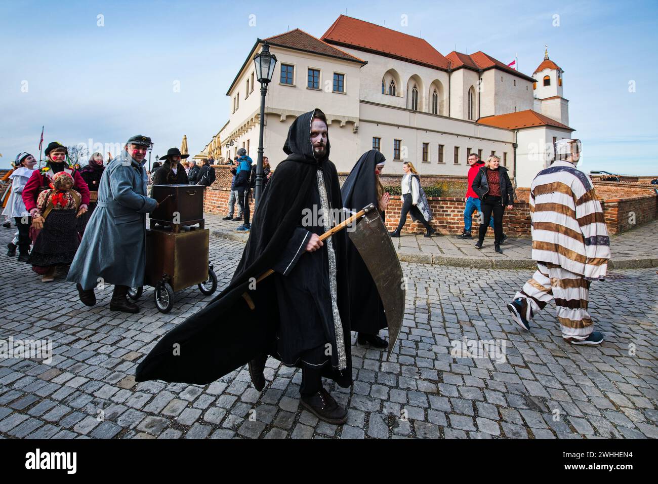 Brno, Repubblica Ceca. 10 febbraio 2024. Il secondo anno dello Spilberk vive! Il Mardi Gras (carnevale slavo) si è tenuto presso il Castello di Spilberk a Brno, in Repubblica Ceca, il 10 febbraio 2024. Crediti: Patrik Uhlir/CTK Photo/Alamy Live News Foto Stock