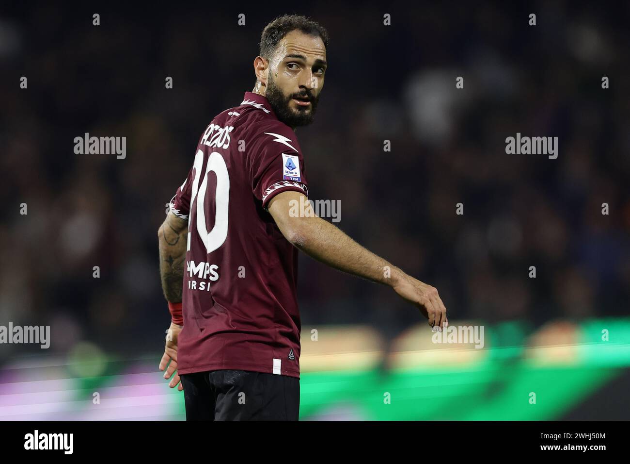Salerno, Italia. 9 febbraio 2024. Il centrocampista cipriota della Salernitana Grigoris Kastanos guarda durante la partita di serie A tra Unione sportiva Salernitana vs Empoli allo Stadio Arechi di Salerno il 9 febbraio 2024. Credito: Agenzia fotografica indipendente/Alamy Live News Foto Stock