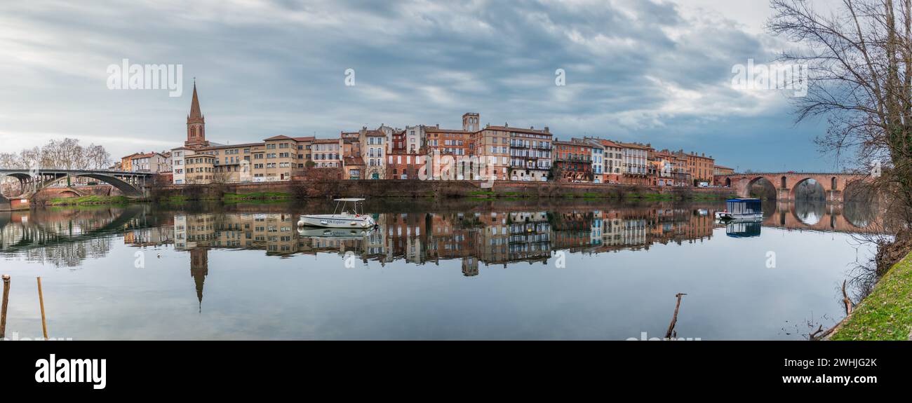 Panorama di Montauban nel Tarn et Garonne in Occitanie, Francia Foto Stock