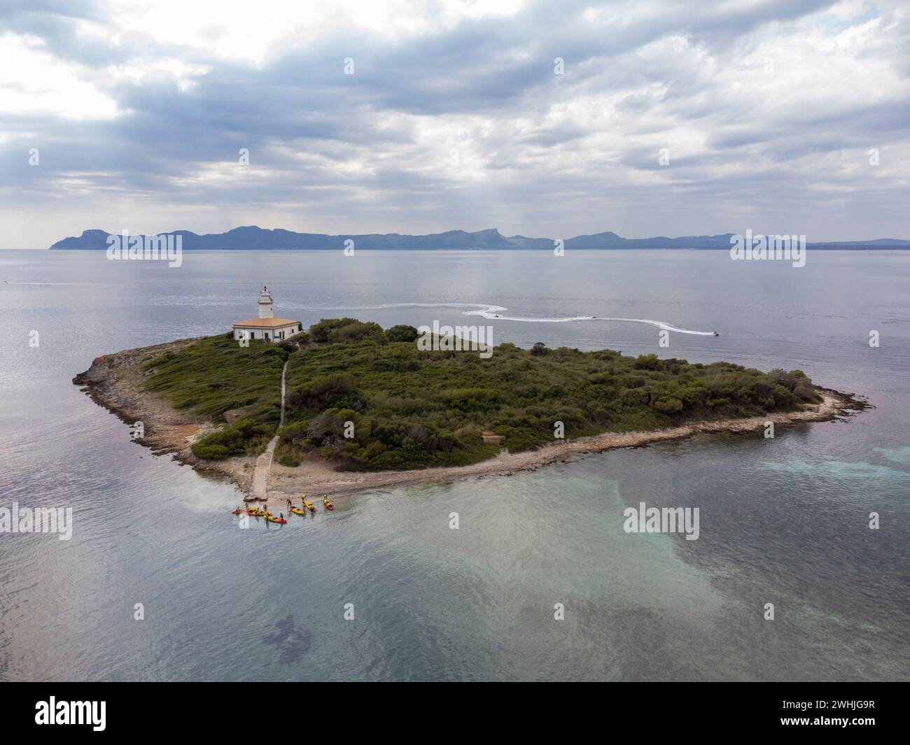 Gruppo di canoisti sull'isola di Alcanada Foto Stock