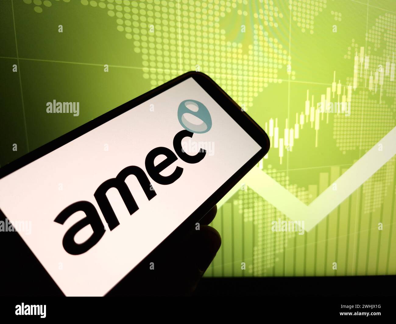 Konskie, Polonia - 09 febbraio 2024: Logo aziendale Amec visualizzato sul cellulare Foto Stock