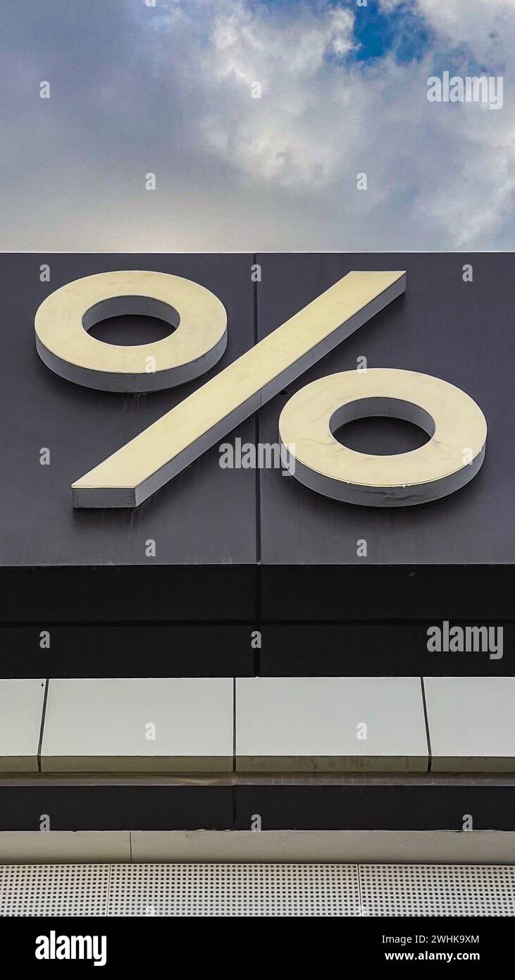 Caffè e torrefazione % arabica fotografati il 30 gennaio 2024 a Riyadh, Arabia Saudita. % Arabica è una catena internazionale di caffè di specialità giapponesi fondata da Kenneth Shoji e con sede nello storico quartiere di Higashiyama di KyotoÕs, con oltre 130 sedi a livello internazionale. I negozi si concentrano sull'avere uno stile pulito e minimalista che si adatta ai principi del design giapponese di semplice bellezza. Foto di Victor Fraile / Power Sport Images Foto Stock