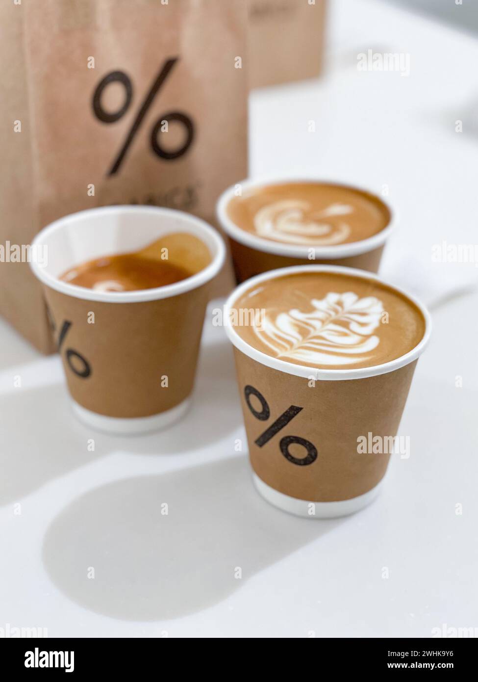 Caffè e torrefazione % arabica fotografati il 30 gennaio 2024 a Riyadh, Arabia Saudita. % Arabica è una catena internazionale di caffè di specialità giapponesi fondata da Kenneth Shoji e con sede nello storico quartiere di Higashiyama di KyotoÕs, con oltre 130 sedi a livello internazionale. I negozi si concentrano sull'avere uno stile pulito e minimalista che si adatta ai principi del design giapponese di semplice bellezza. Foto di Victor Fraile / Power Sport Images Foto Stock