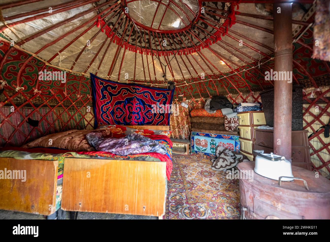 Foto degli interni, yurta tradizionale, Kirghizistan Foto Stock