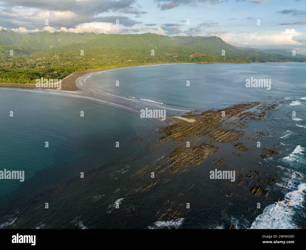 Panorama, vista aerea, Parco Nazionale Marino Ballena, Parco Nazionale osa, promontorio e mare del Pacifico meridionale, Provincia di Puntarenas, osa, Costa Rica Foto Stock