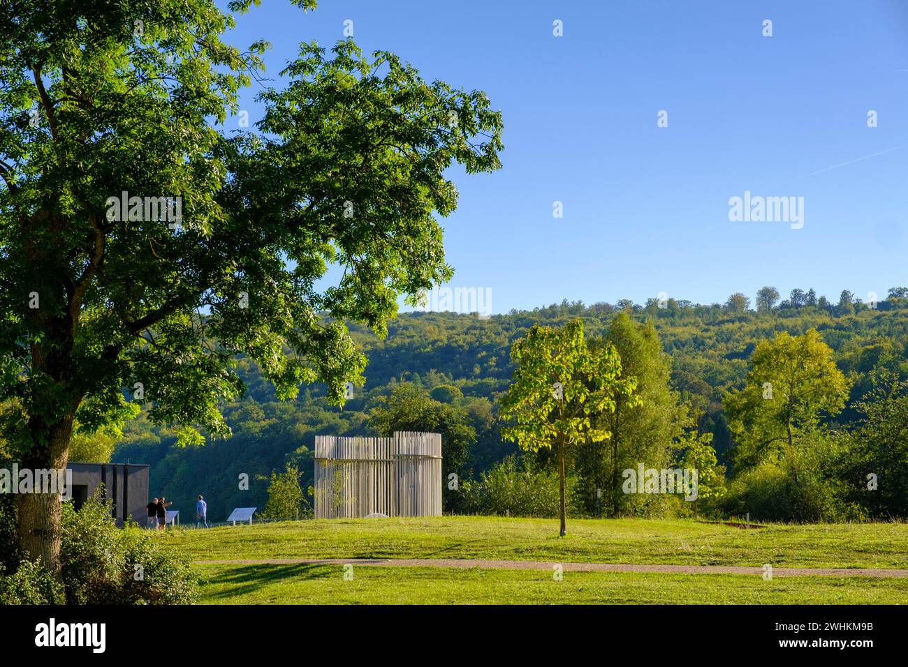 Fontana rotonda, presso i lavori di laurea, edificio di laurea, opere di sale, scultura moderna, Steinhof, Lower Salt Works, Bad Kissingen, Rhoen, Lower Foto Stock