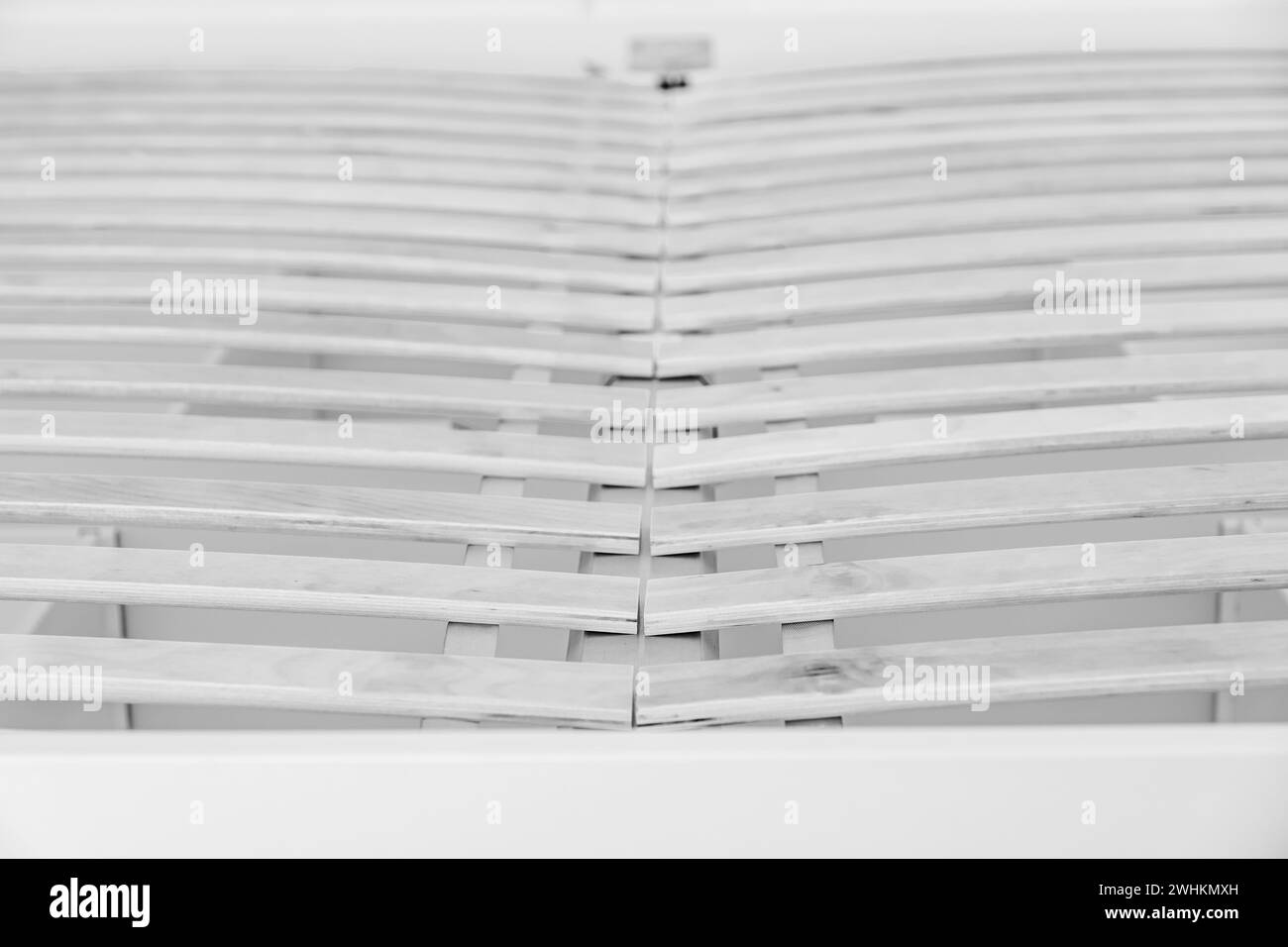 Il telaio del letto si chiude e la rete per sostenerlo Foto Stock
