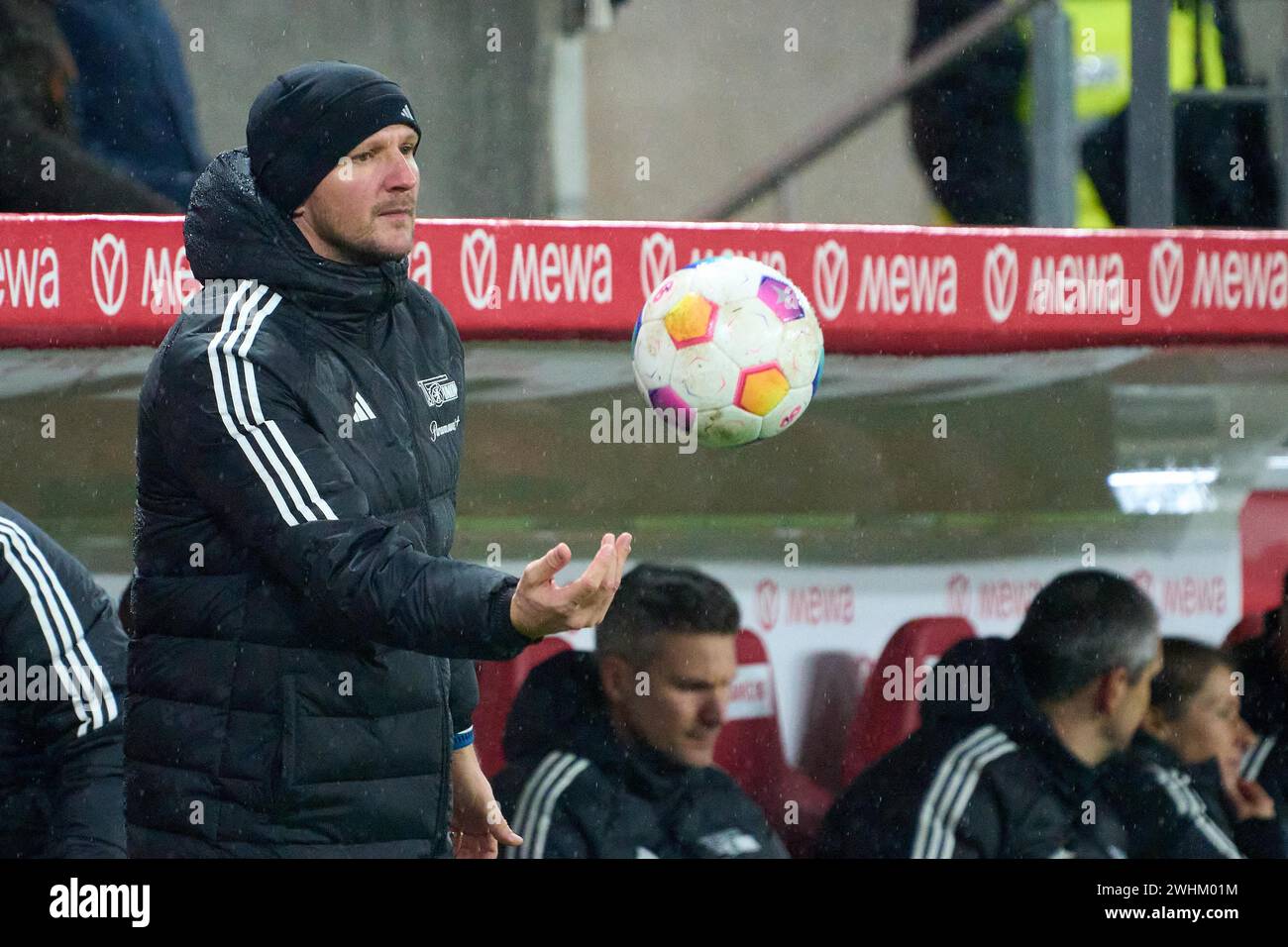 Partita di recupero della Bundesliga Mainz 05-Union Berlin alla MEWA-Arena di Magonza. L'allenatore di Berlino Nenad Bjelica. Magonza, Renania-Palatinato Foto Stock