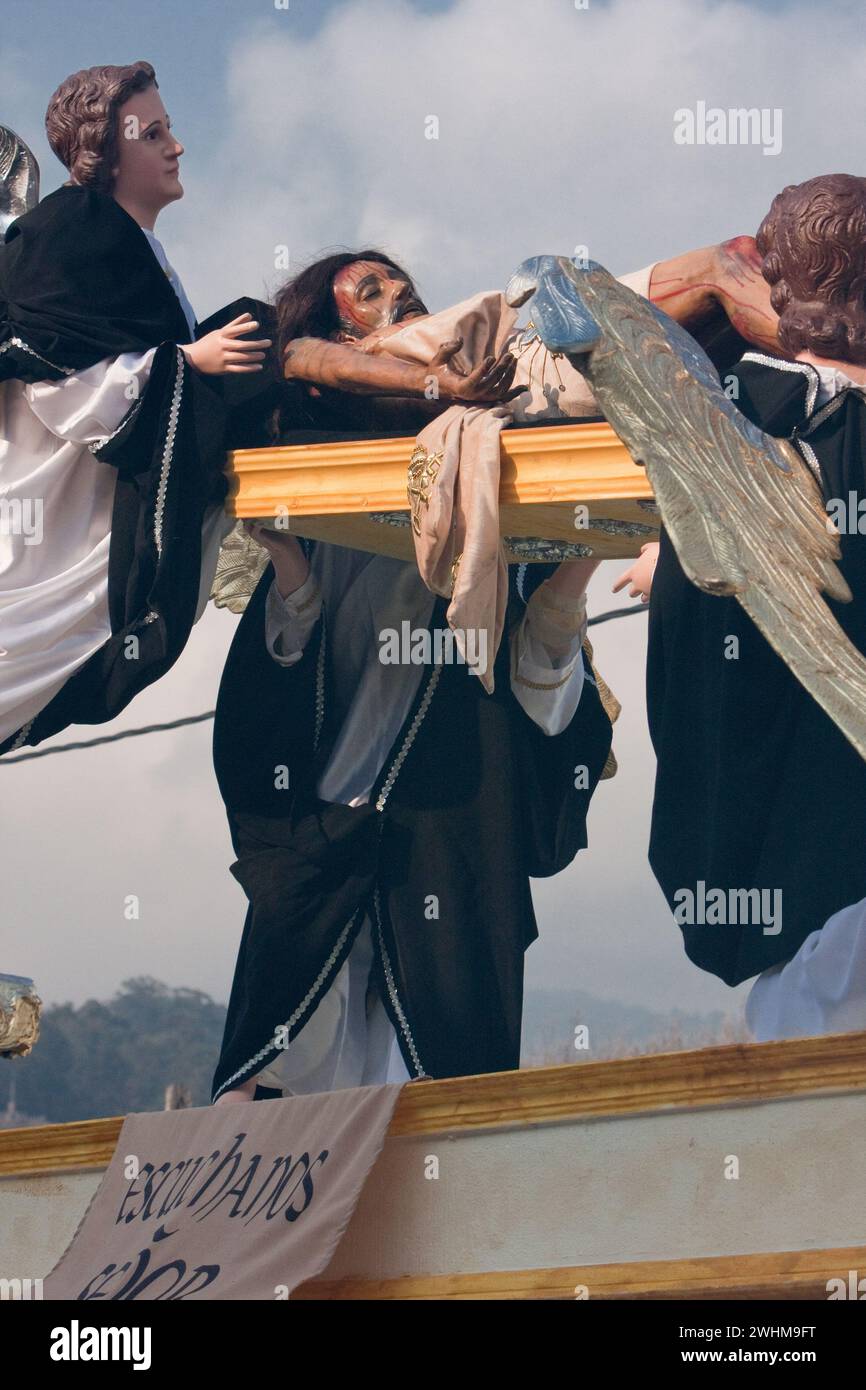 Antigua, Guatemala. Processione del venerdì Santo. Señor Sepultado, Cristo dopo la Crocifissione. Foto Stock