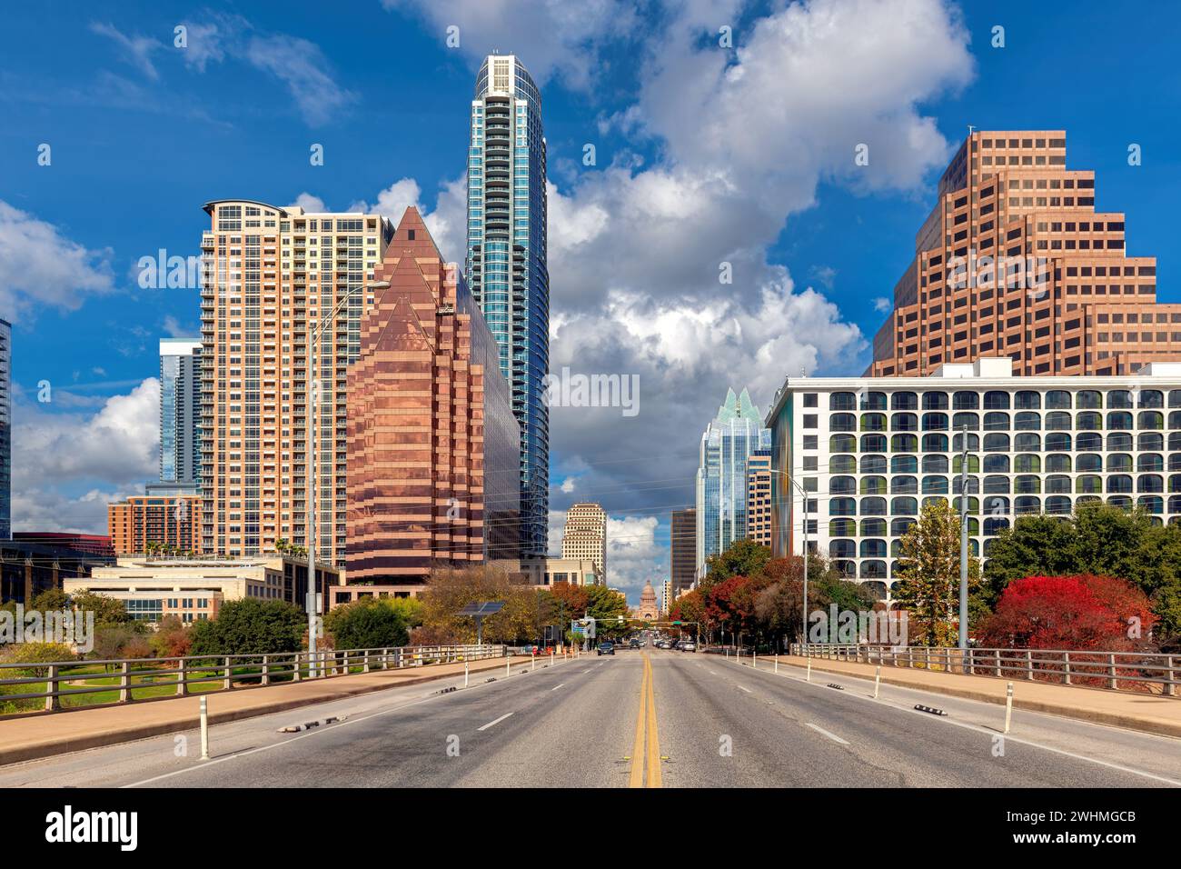 Skyline di Austin in una giornata di sole ad Austin, Texas, Stati Uniti Foto Stock