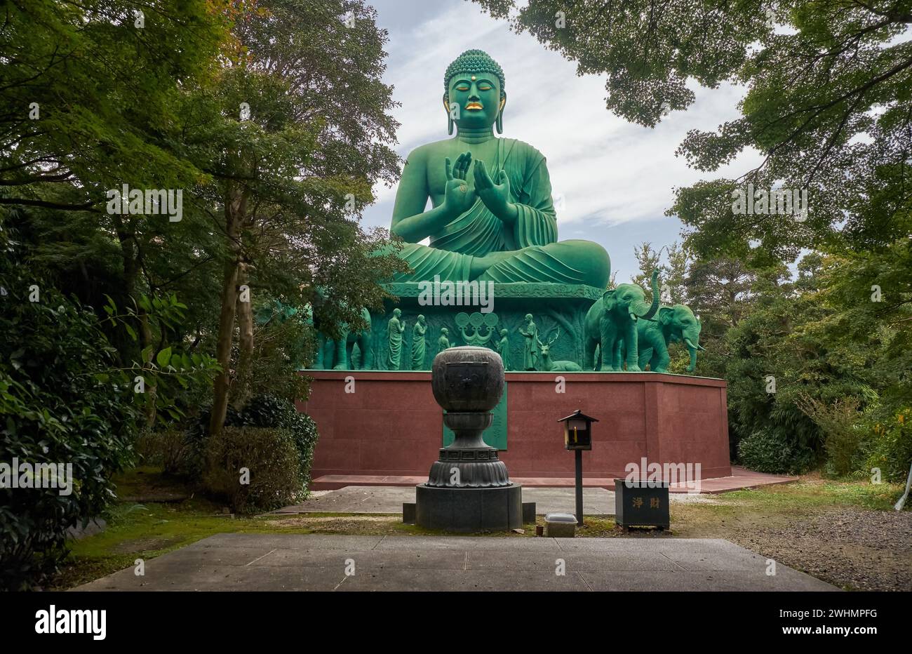 Il Grande Buddha di Nagoya al tempio di Toganji. Nagoya. Giappone Foto Stock