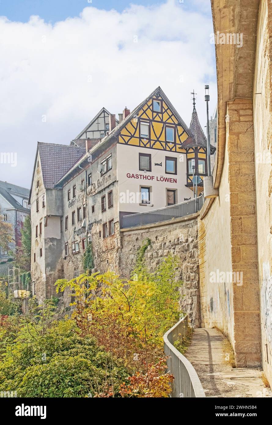 Edifici storici sulle mura cittadine di Rottweil Foto Stock