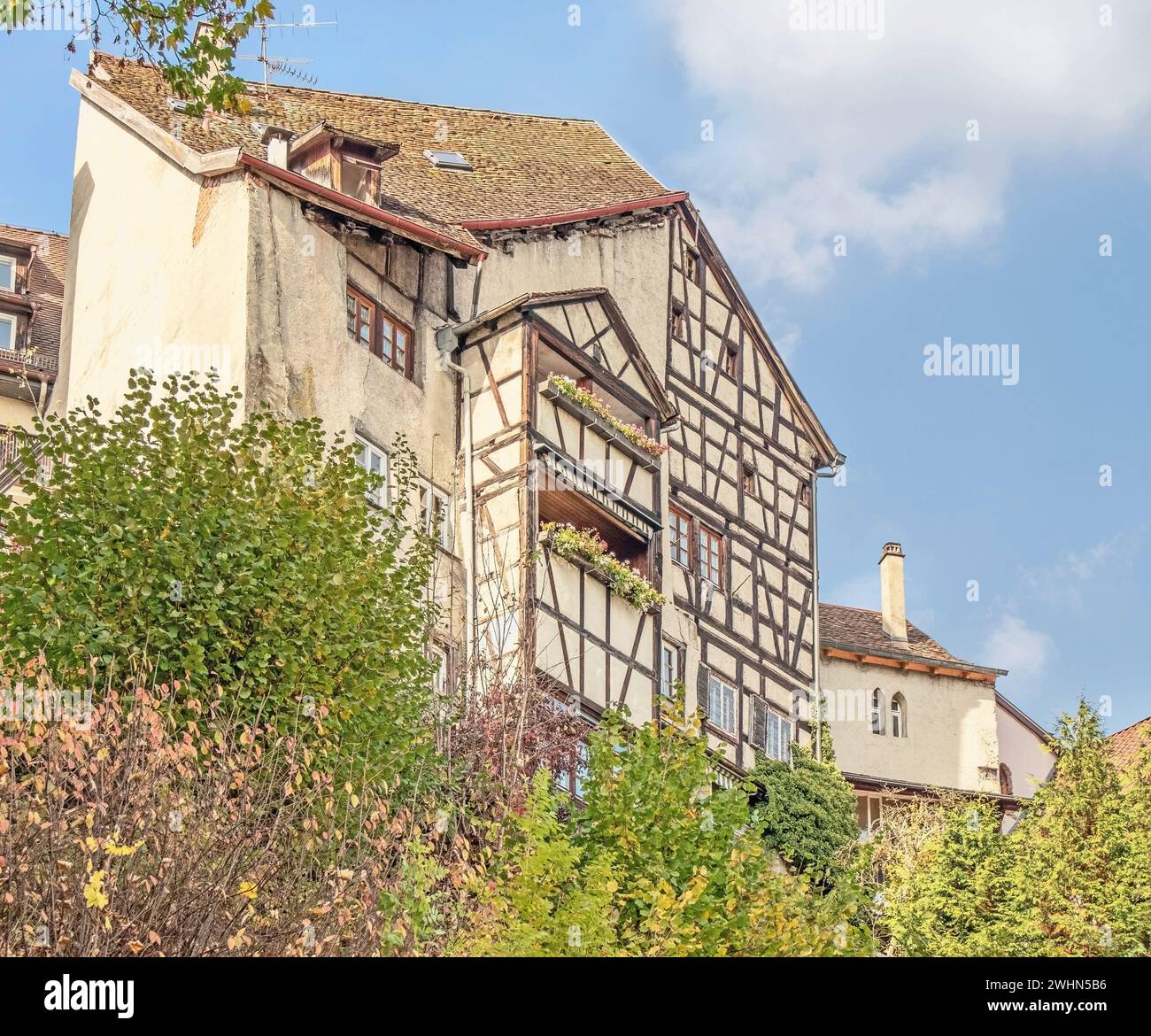 Edifici storici sulle mura cittadine di Rottweil Foto Stock