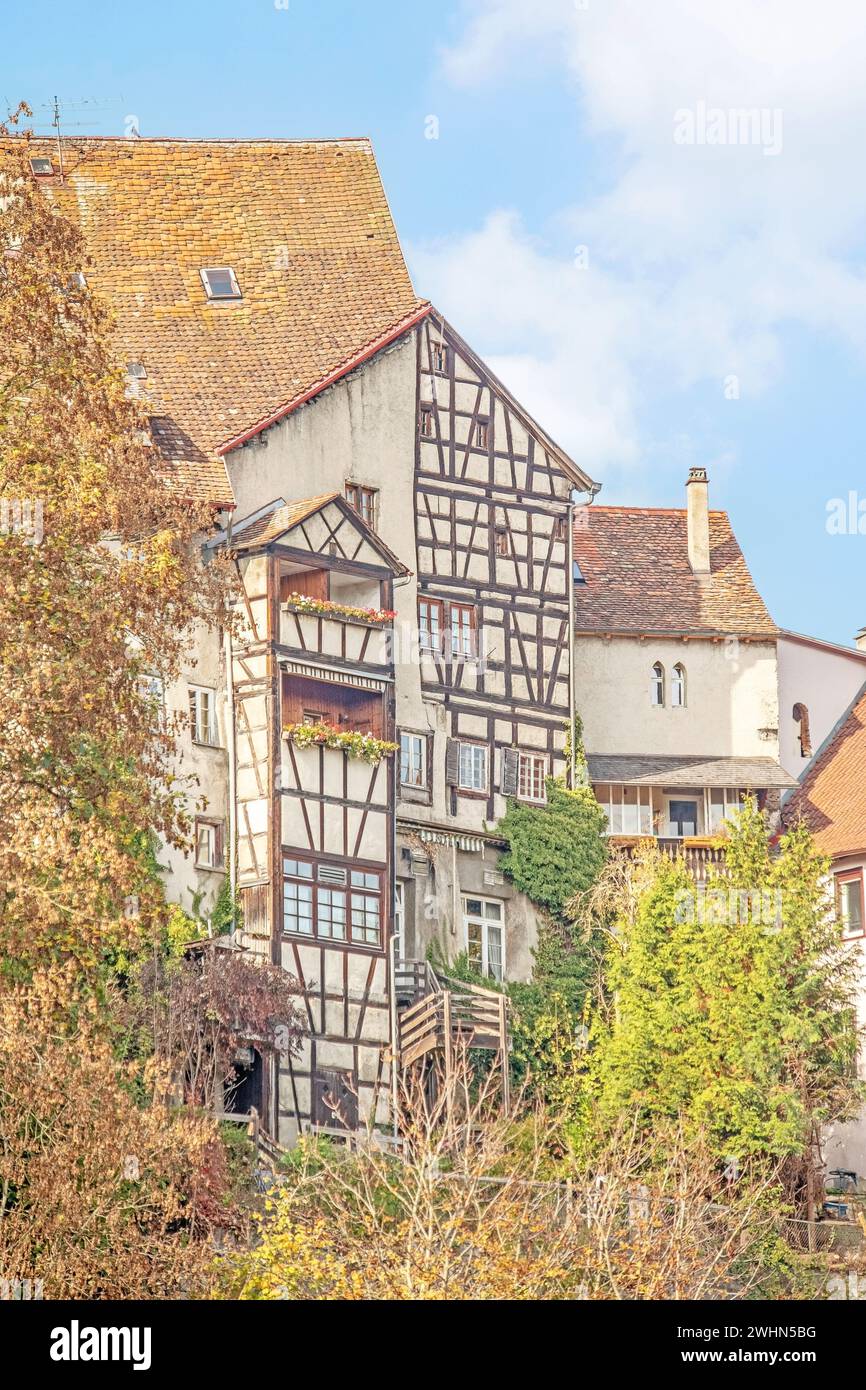 Edifici storici sulle mura cittadine di Rottweil Foto Stock