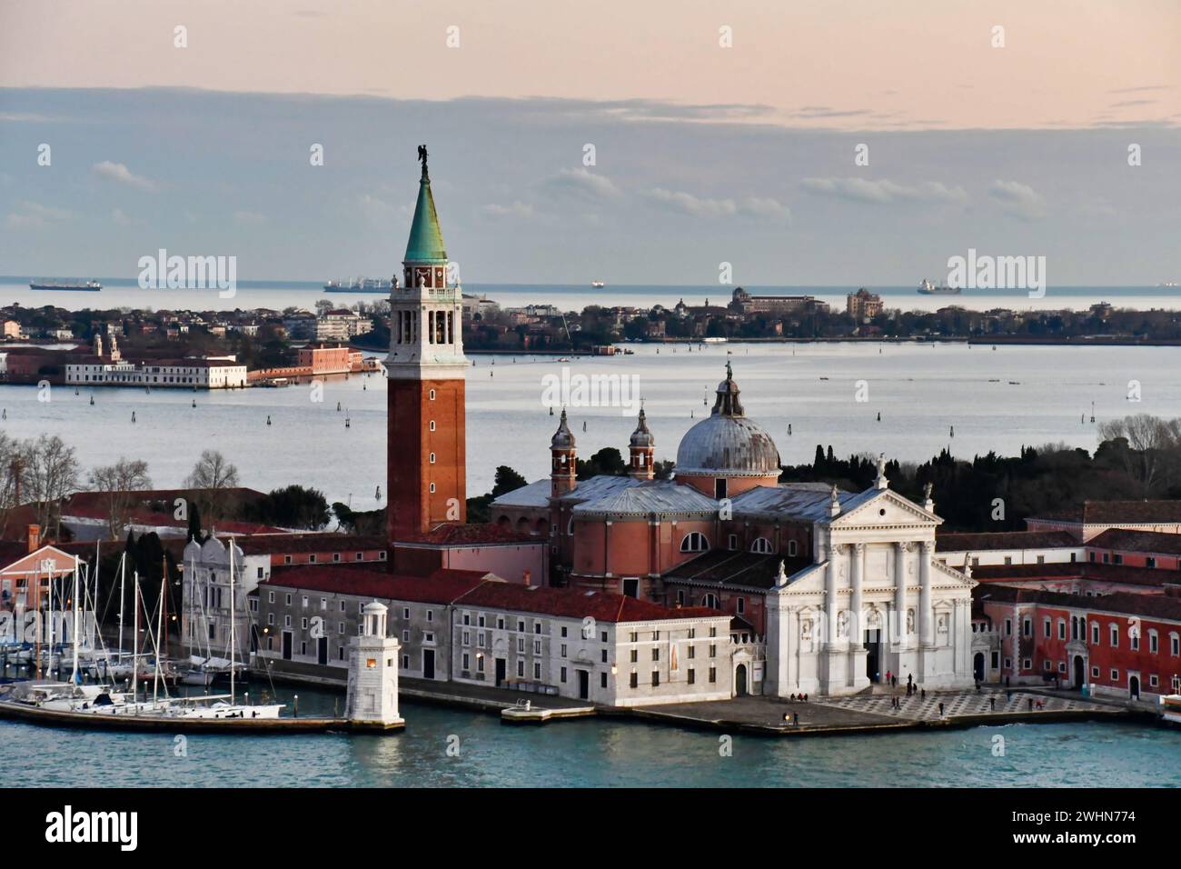 Vista foto nella vecchia città italiana di venezia, italia, europa Foto Stock