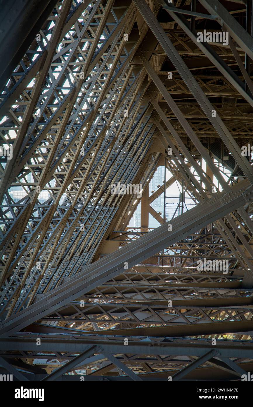 Dettaglio della struttura della Torre Eiffel Foto Stock