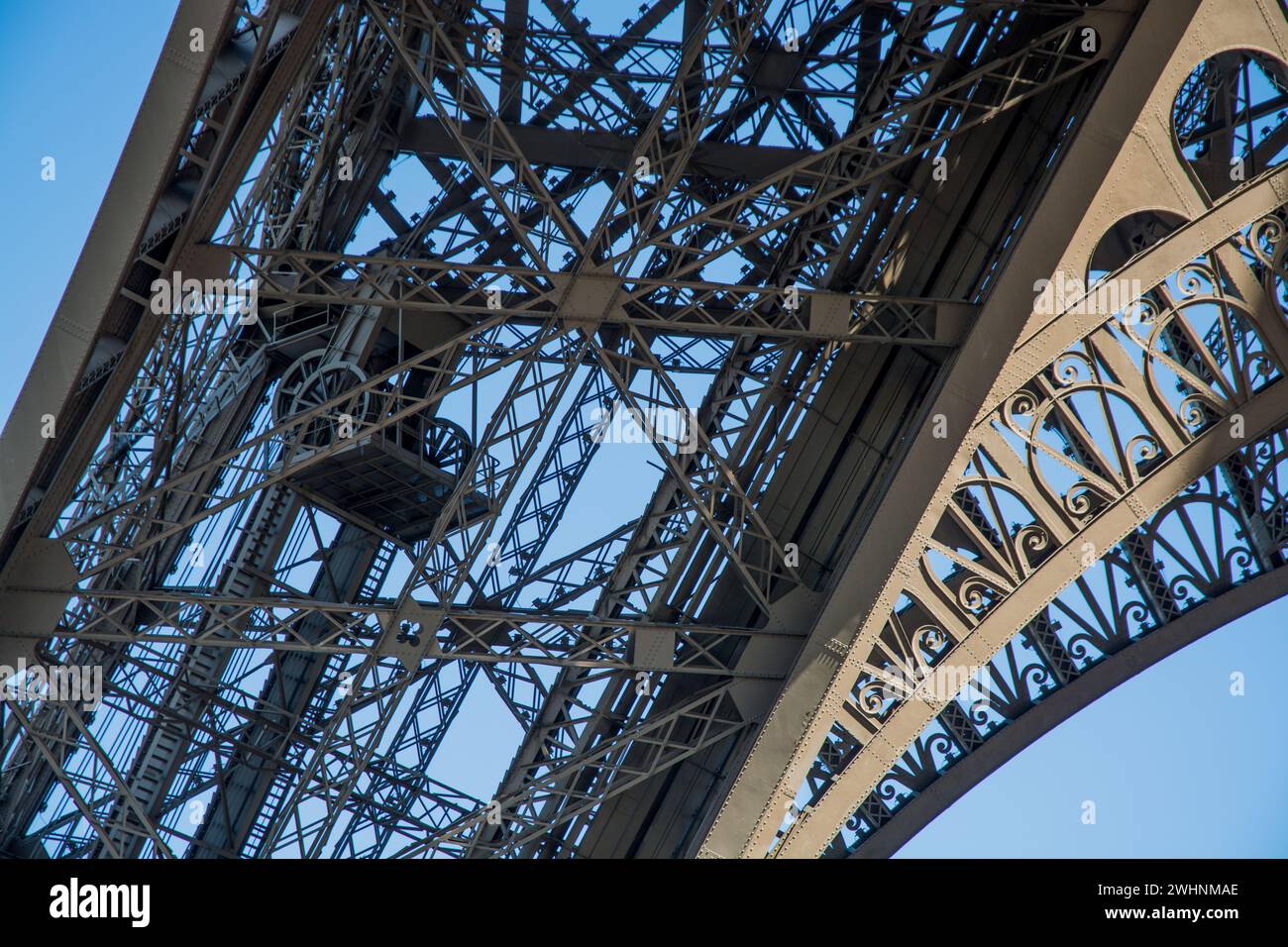 Struttura metallica della Torre Eiffel Foto Stock