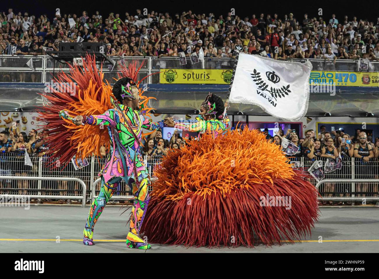 Carnaval SP Turis 2024 - Vai - Vai SAO PAULO SP, 02/10/2023 - SP Turis Carnevale /Parata delle scuole del gruppo speciale - Vai - Vai, in una sfilata di sabato sera, al Sambodromo di Anhembi, San Paolo 10. IMAGO / Jefferson Aguiar Sao Paulo Brasil Copyright: XJeffersonxAguiarx Foto Stock