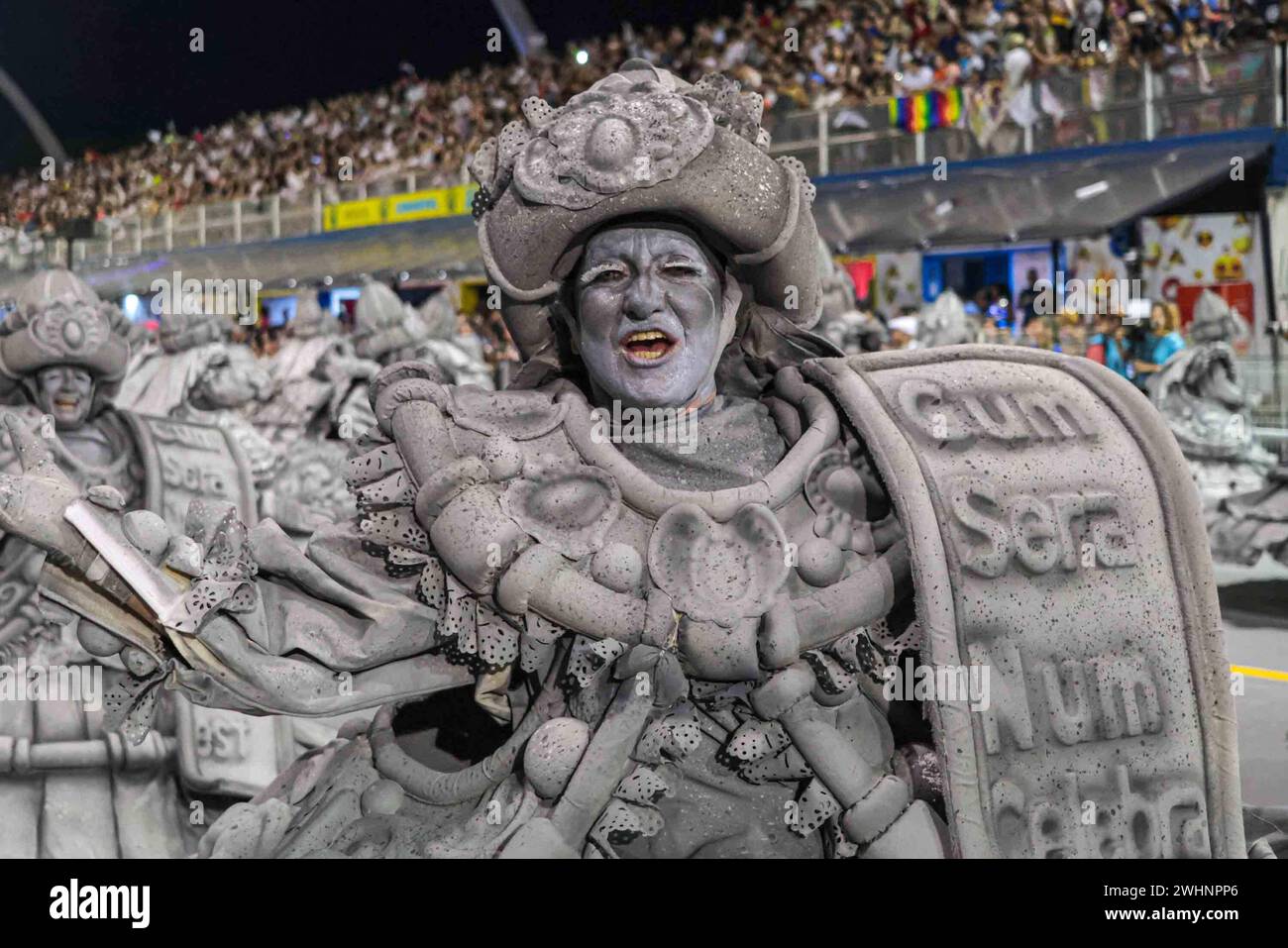 Carnaval SP Turis 2024 - Tom maior SAO PAULO SP, 02/11/2023 - Carnival SP Turis /Parata delle scuole del gruppo speciale - Mocidade Alegre, in sfilata questo sabato sera, al Sambodromo di Anhembi, Sao Paulo 11. IMAGO / Jefferson Aguiar Sao Paulo Brasil Copyright: XJeffersonxAguiarx Foto Stock