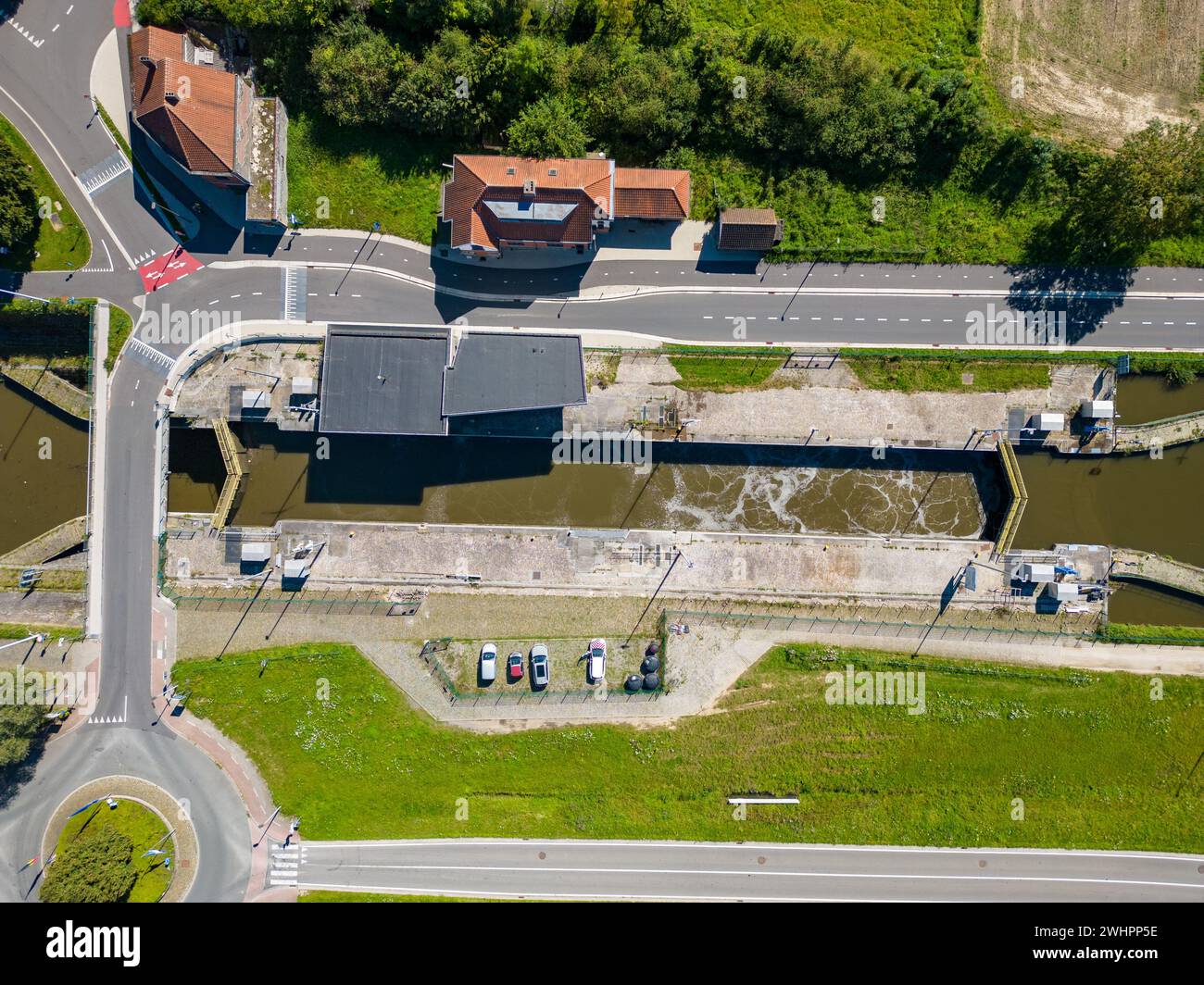 Lembeek, Halle, Vlaams Brabant, Belgio, 5 settembre 2023, Lembeek sluis, o canale chiuso, sul Canal Brussels Charleroi, che è un Foto Stock