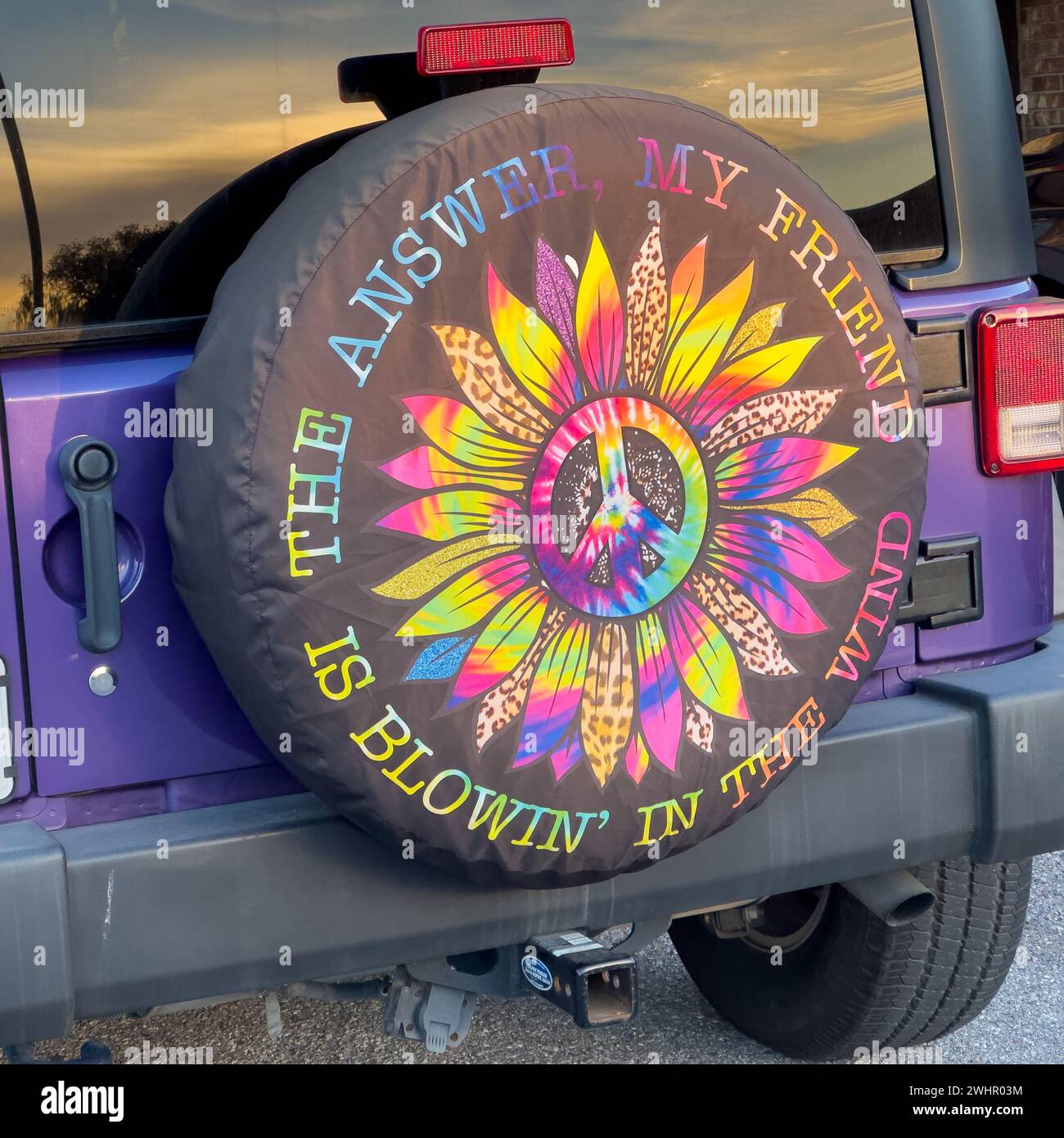 "The Answer, my Friend, is blowin" in the wind", Bob Dylan, Jeep Tire Cover, Palmetto, Florida Foto Stock