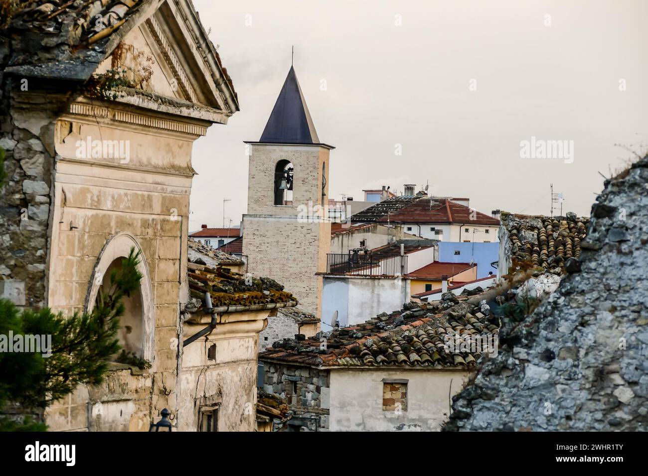 Vecchia città di Gessopalena sito archeologico pubblico del vecchio medievale Villaggio in pietra gesso in montagna Majella Foto Stock