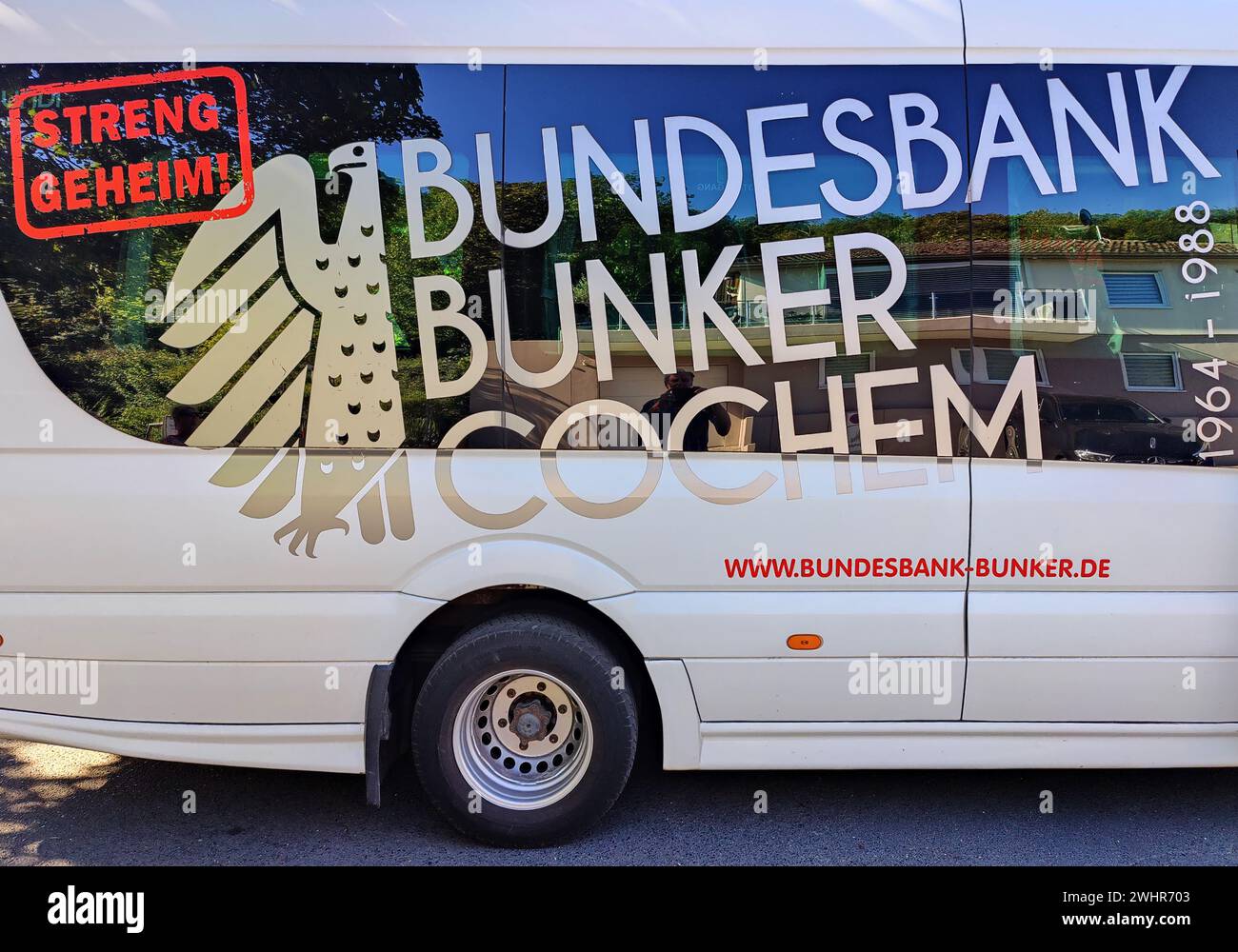 BunkerShuttle per Bundesbank Bunker Cochem, minibus, Cochem, Renania-Palatinato, Germania Europa Foto Stock