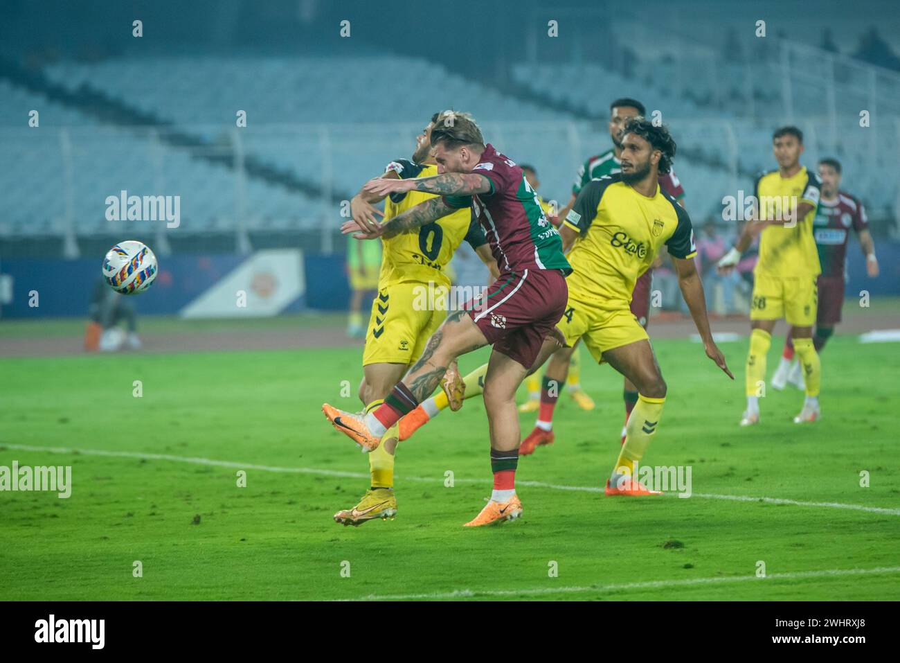 Kolkata, India. 10 febbraio 2024. I Mohunbagan Super Giants of Kolkata vincono in modo encomiabile contro l'Hyderabad Football Club entro il 2-0 allo stadio Salt Lake di ISL 2023-24. (Foto di Amlan Biswas/Pacific Press) credito: Pacific Press Media Production Corp./Alamy Live News Foto Stock