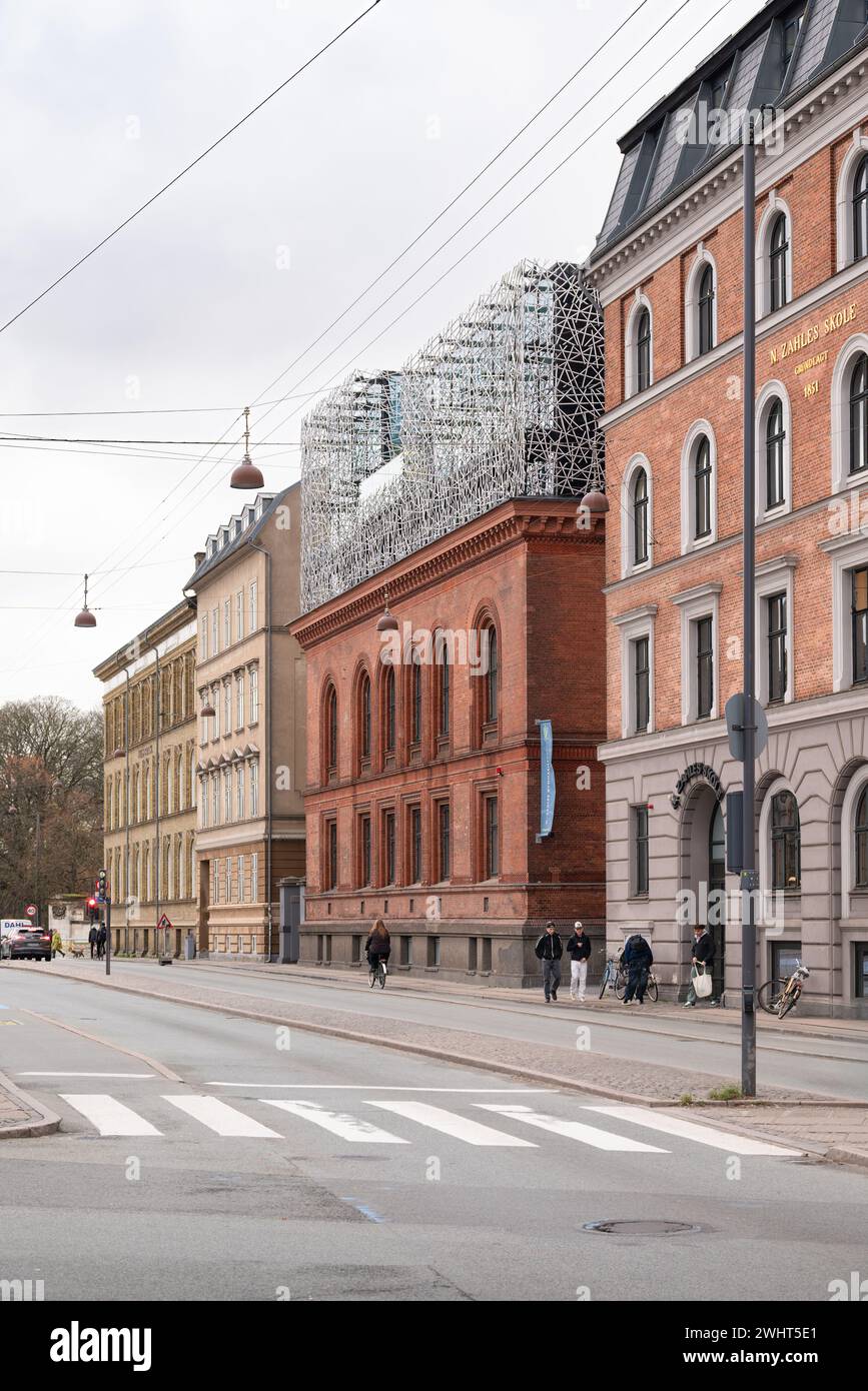 Copenaghen, Danimarca - estensione del tetto della scuola (N. Zahles Gymnasiedskole) di Rørbaek og Møller Arkitekter Foto Stock